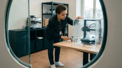 Stampa 3D con sola acqua: come si crea il ghiaccio in una camera a vuoto